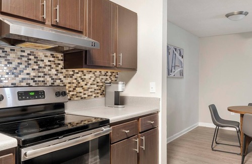 Stockbridge Apartment | Landing | Beautiful 2BD, Gym, Clubhouse