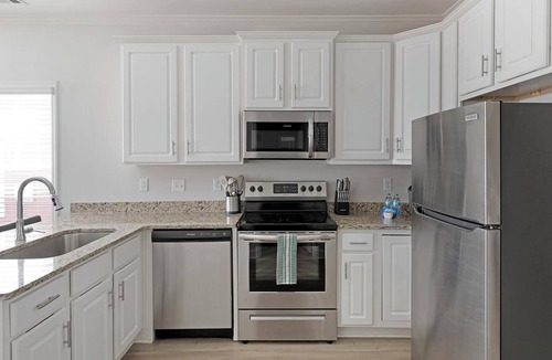 Huntsville Apartment | Landing | Beautiful 2BD, Gym, Pool