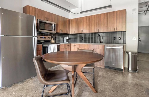 Urban Core Apartment | Landing | Beautiful 1BD, Gym, Rooftop Lounge