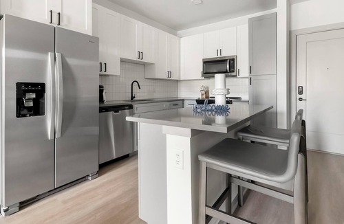 Springfield Apartment | Landing | Chic 1BD, Courtyard, Pool