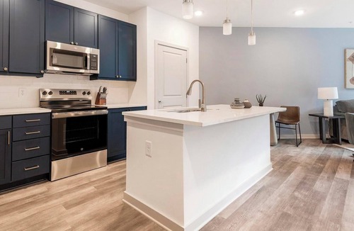 Huntsville Apartment | Landing | Chic 1BD, Gym, Yoga Studio