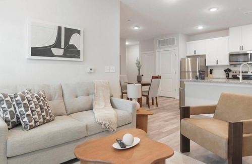 Beaufort Apartment | Landing | Chic 1BD, Gym