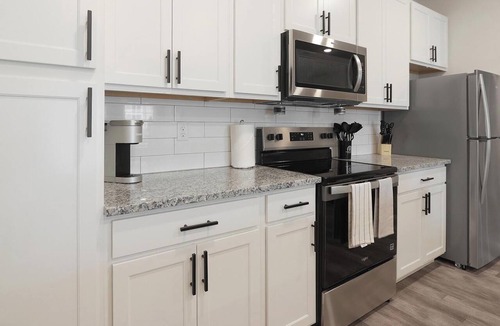 Beaufort Apartment | Landing | Chic 1BD, Gym