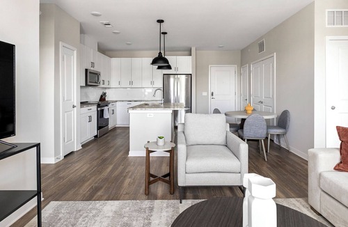 Huntsville Apartment | Landing Dry Creek Apartments