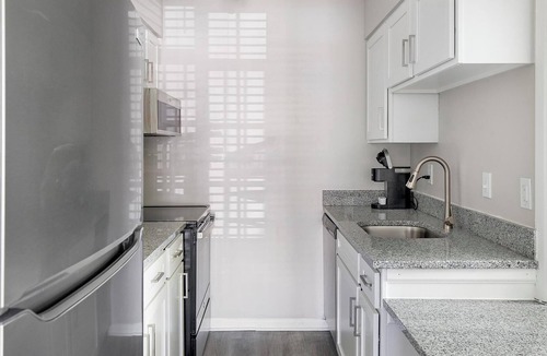 Homewood Apartment | Landing | Incredible 1BD, Gym, Pool