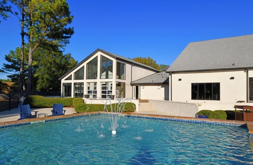 Huntsville Apartment | Landing | Incredible 1BD, Pool, Gym