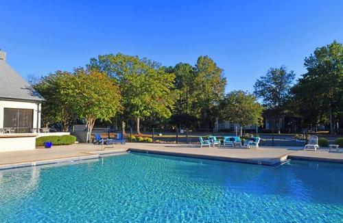 Huntsville Apartment | Landing | Incredible 1BD, Pool, Gym