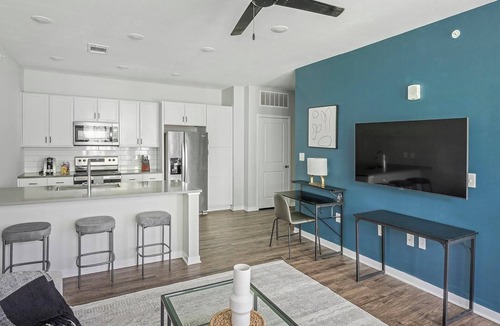 Madison Apartment | Landing | Incredible 1BD, Gym, Pool