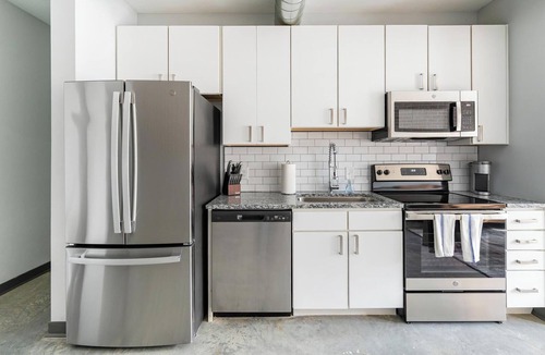 Northwest Pensacola Apartment | Landing | Modern 1BD, Rooftop Lounge, Gym