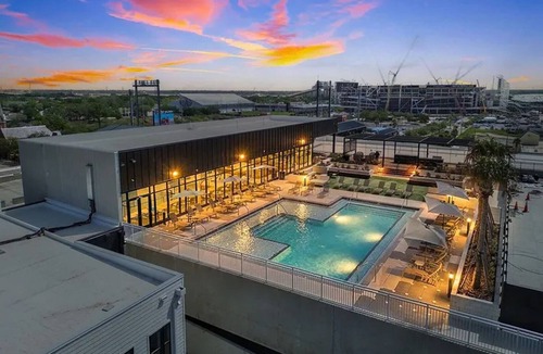 Sports Complex Apartment | Landing | Modern 1BD, Gym, Courtyard