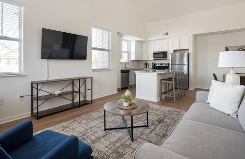 Port Wentworth Apartment | Landing | Modern 2BD, Pool, Gym