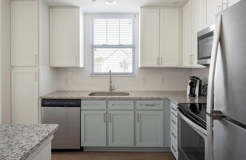 Port Wentworth Apartment | Landing | Modern 2BD, Pool, Gym
