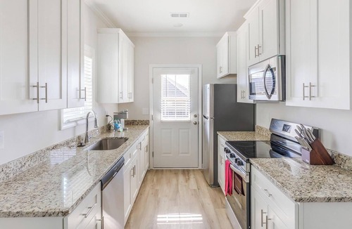 Huntsville Apartment | Landing | Modern 2BD, Gym, Clubhouse