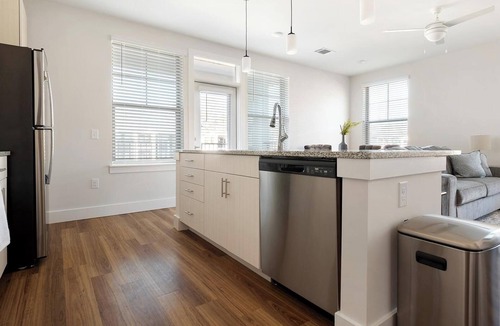 Huntersville Apartment | Landing | Modern 2BD, Gym