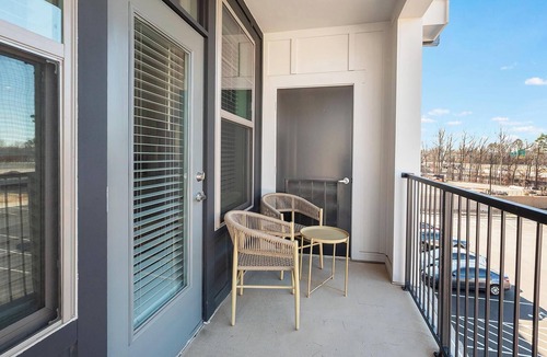 Huntersville Apartment | Landing | Modern 2BD, Gym