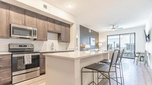 Fort Myers River District Apartment | Landing Modern Apartment with Amazing Amenities (ID7569X30)