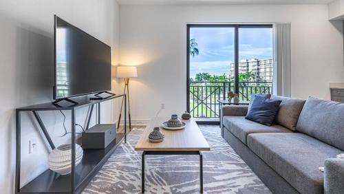 Fort Myers River District Apartment | Landing Modern Apartment with Amazing Amenities (ID7766X86)