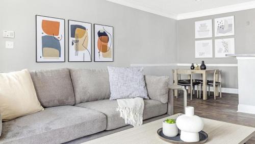 McDonough Apartment | Landing Modern Apartment with Amazing Amenities (ID6915X18)