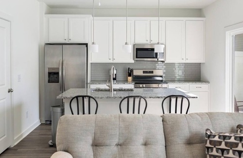 Port Wentworth Apartment | Landing | Spectacular 1BD, Gym, Pool