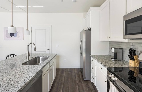 Port Wentworth Apartment | Landing | Spectacular 1BD, Gym, Pool