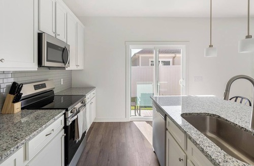Port Wentworth Apartment | Landing | Spectacular 1BD, Gym, Pool