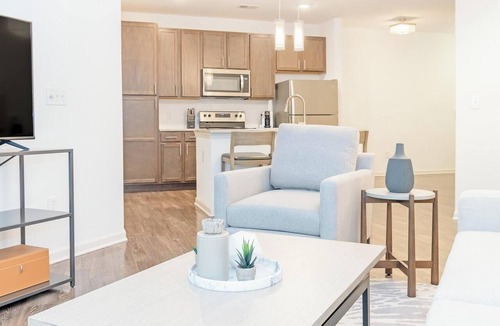 San Marco Apartment | Landing | Spectacular 1BD, Yoga Studio, Pool