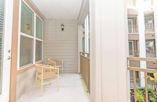 San Marco Apartment | Landing | Spectacular 1BD, Yoga Studio, Pool