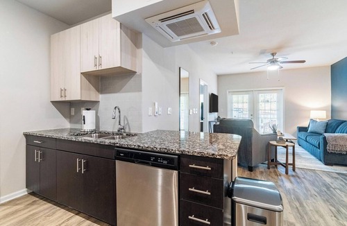 Charlotte Apartment | Landing | Spectacular 1BD, Clubhouse, Gym