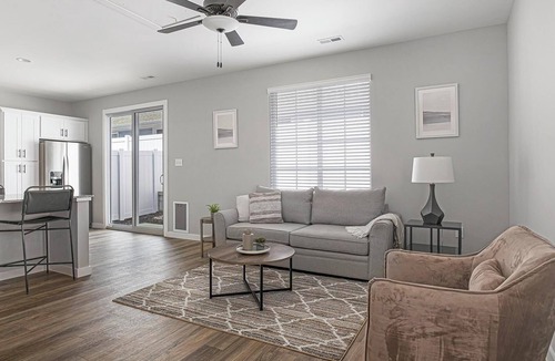 Madison Apartment | Landing | Spectacular 1BD, Courtyard, Gym