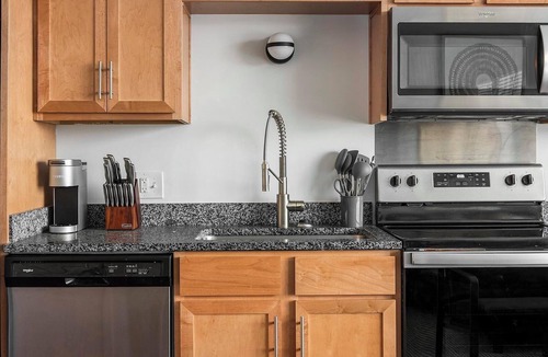 Five Points South Apartment | Landing | Spectacular Studio, Yoga Studio, Pool