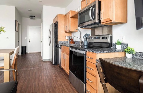 Five Points South Apartment | Landing | Spectacular Studio, Yoga Studio, Pool