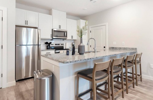 Beaufort Apartment | Landing | Spectacular 1BD, Gym