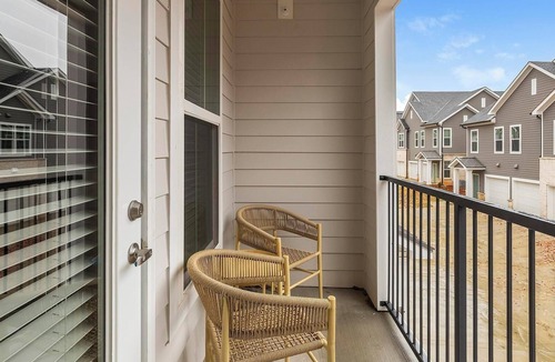 Madison Apartment | Landing | Stunning 1BD, Clubhouse, Gym
