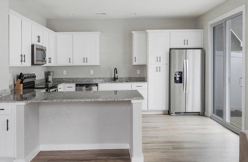 Madison Apartment | Landing | Stunning 1BD, Gym, Courtyard