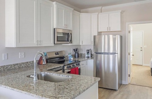Huntsville Apartment | Landing | Stunning 1BD, Courtyard, Pool