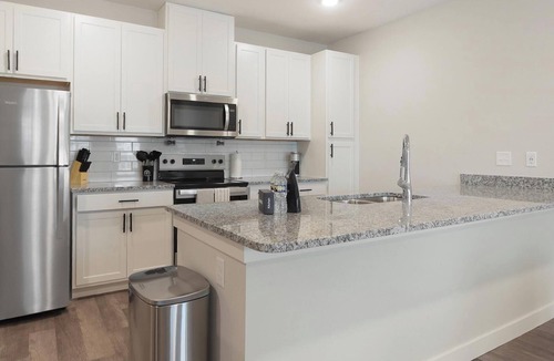 Beaufort Apartment | Landing | Stunning 1BD, Gym