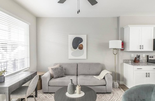 Madison Apartment | Landing | Stunning 2BD, Courtyard, Pool