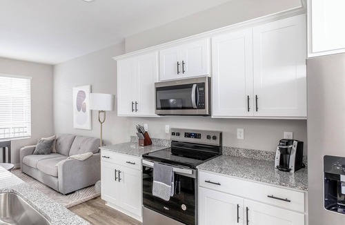 Madison Apartment | Landing | Stunning 2BD, Courtyard, Pool