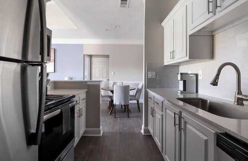 McDonough Apartment | Landing | Stunning 2BD, Yoga Studio, Tennis Court