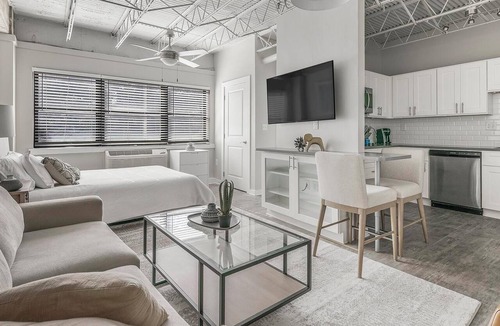 Central Business District Apartment | Landing | Stunning Studio, Clubhouse, Gym