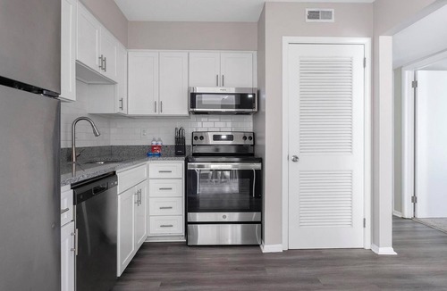 Homewood Apartment | Landing | Stunning 2BD, Gym, Clubhouse