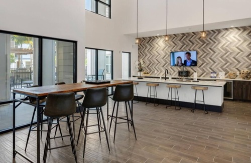 San Marco Apartment | Landing | Stylish 1BD, Clubhouse, Yoga Studio