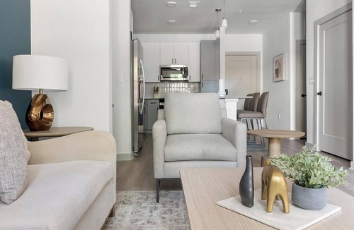 Springfield Apartment | Landing | Stylish 1BD, Gym, Courtyard