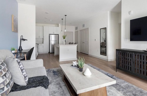 Jacksonville Apartment | Landing | Stylish 1BD, Clubhouse, Gym