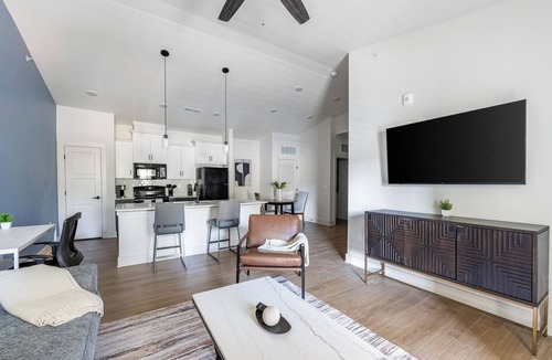Asheville Apartment | Landing | Stylish 1BD, Clubhouse, Gym