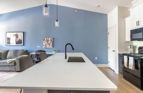 Asheville Apartment | Landing | Stylish 1BD, Clubhouse, Gym