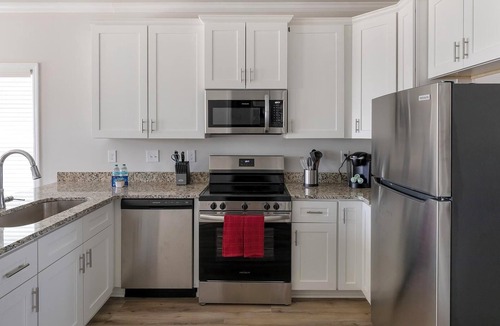 Huntsville Apartment | Landing | Stylish 1BD, Clubhouse, Gym