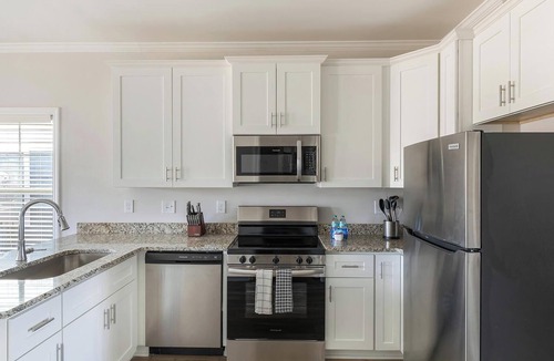 Huntsville Apartment | Landing | Stylish 1BD, Gym, Clubhouse