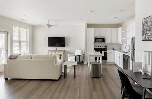Belle Mina Apartment | Landing | Stylish 1BD, Gym, Clubhouse