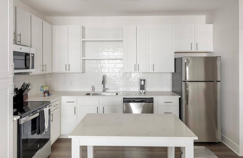 Belle Mina Apartment | Landing | Stylish 1BD, Gym, Clubhouse